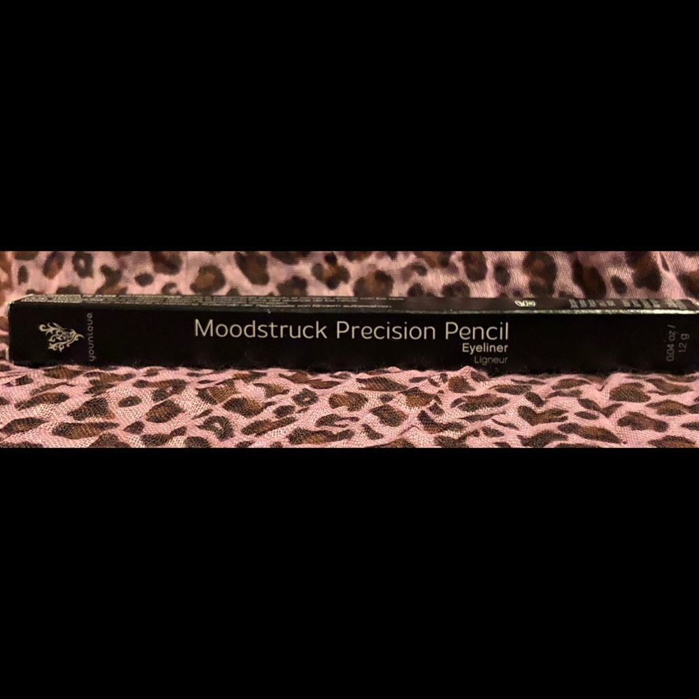 MOODSTRUCK Precision Pencil Eye Liner